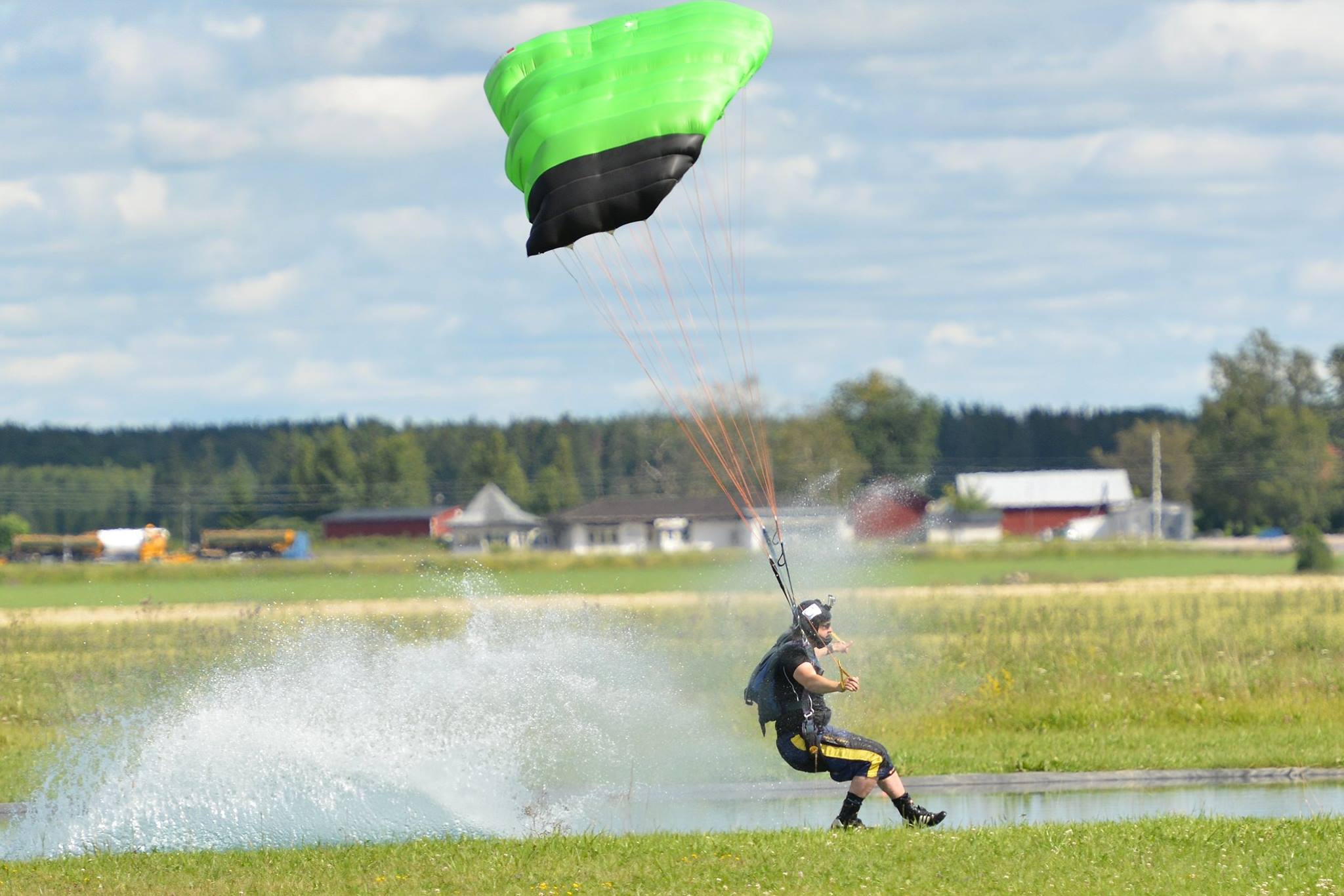 falskärmshoppar tierpidag